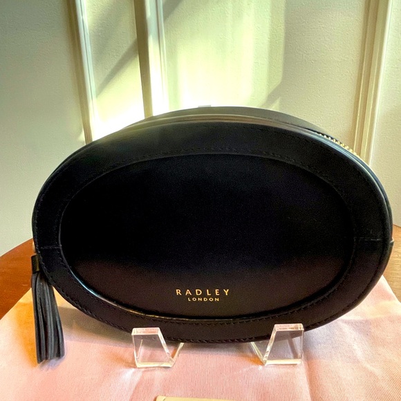 RADLEY LONDON Handbags - Radley London Hazel Grove Zip Around black leather belt bag